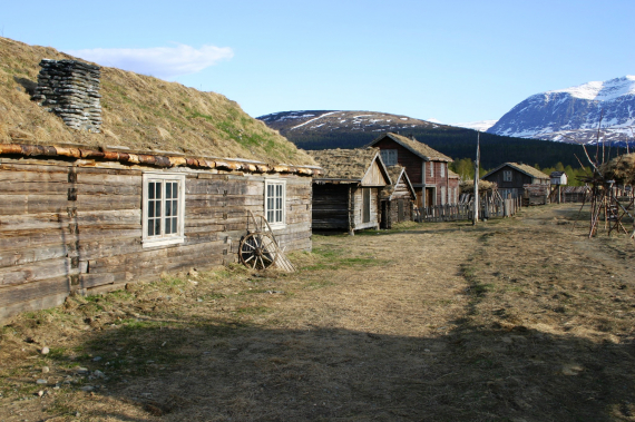 Foto av gamle hus.